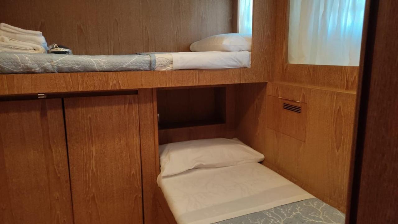 Boat & Breakfast Lucretia, Luxury Yacht Hotel Arbatax Exterior photo